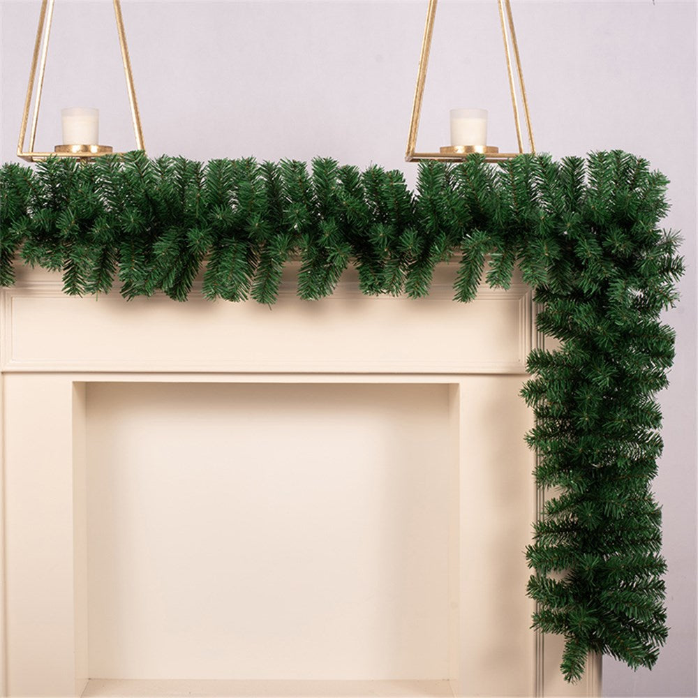 CHRISTMAS GARLAND 2M W/220 TIPS