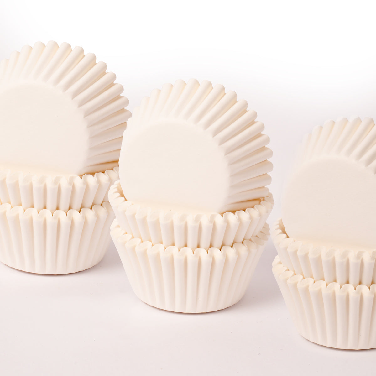 Medium WHITE Greaseproof Paper Baking Cups (100 pack) - 35mm Base